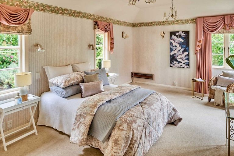 Photo of property in 398 Muritai Road, Eastbourne, Lower Hutt, 5013