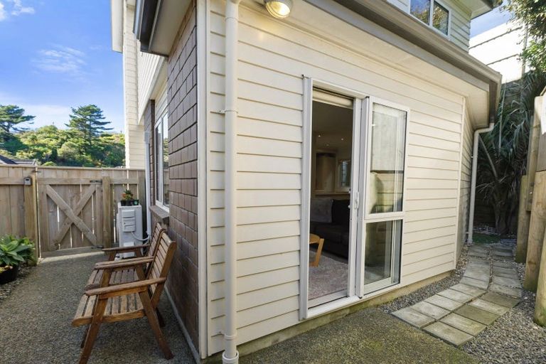 Photo of property in 8/16 Black Rock Road, Newlands, Wellington, 6037