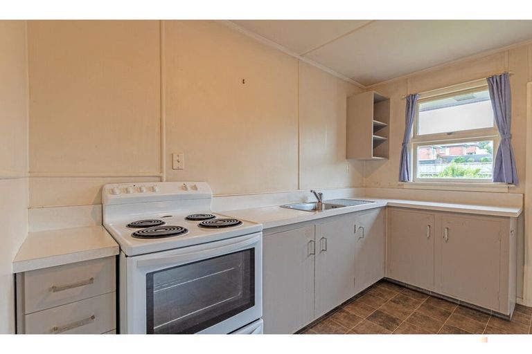 Photo of property in 3 Clifton Terrace, West End, Timaru, 7910