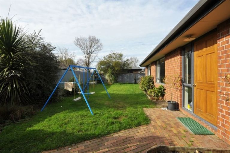 Photo of property in 40a Lambeth Crescent, Redwood, Christchurch, 8051