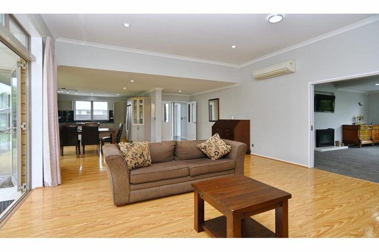 Photo of property in 23 Papaumu Green, Parklands, Christchurch, 8083
