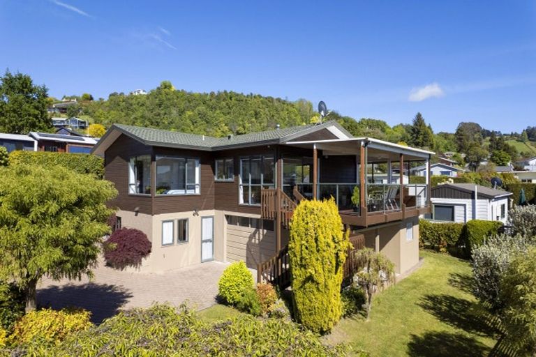 Photo of property in 1 Scenic Heights, Acacia Bay, Taupo, 3330