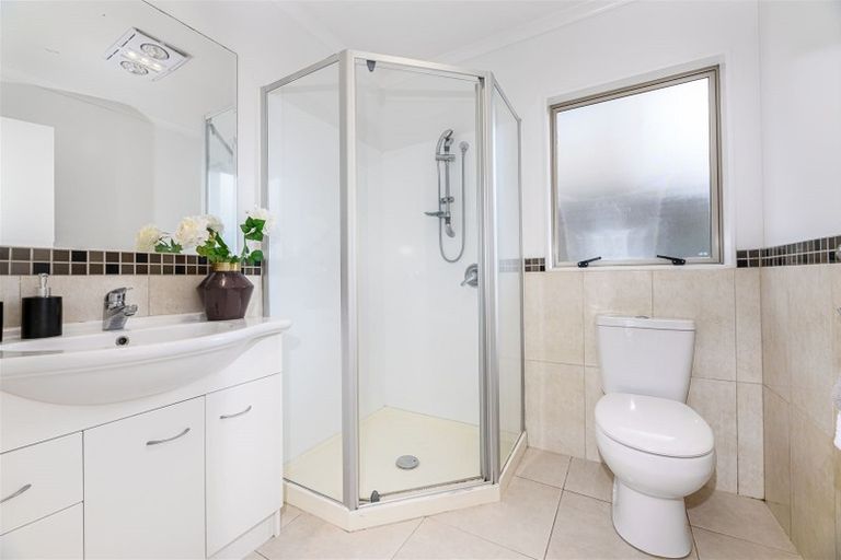 Photo of property in 74 Clover Drive, Henderson, Auckland, 0610