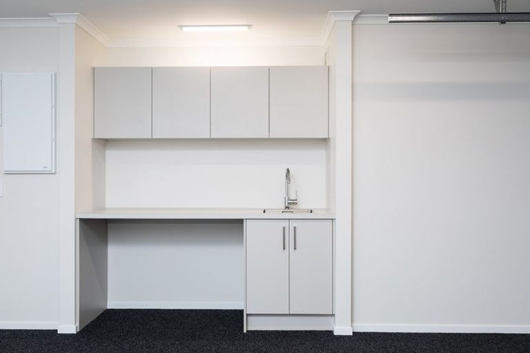 Photo of property in 6 Henui Street, Strandon, New Plymouth, 4312