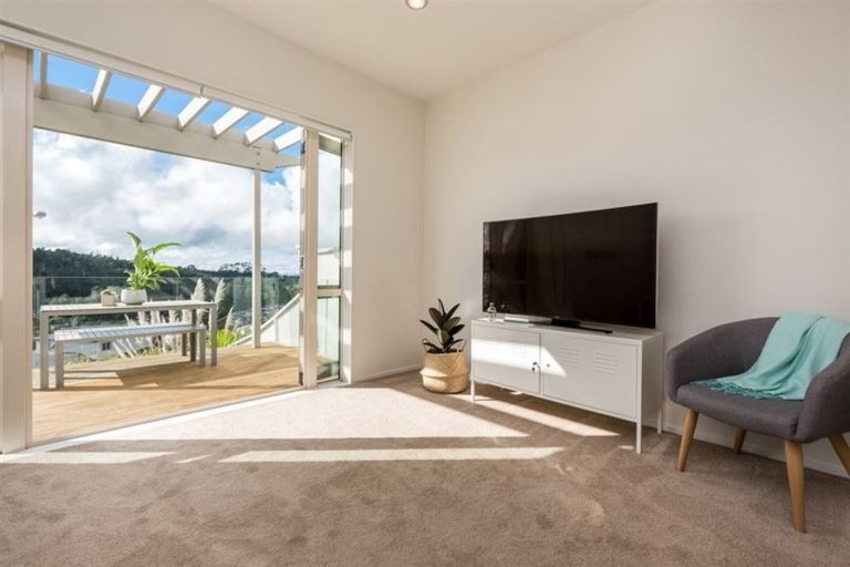 Photo of property in The Rise, 22 Hatfield Place, Albany Heights, Auckland, 0632