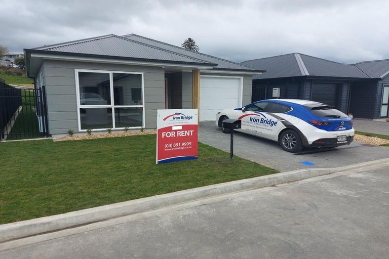 Photo of property in 4 Thornbury Lane, Timberlea, Upper Hutt, 5018