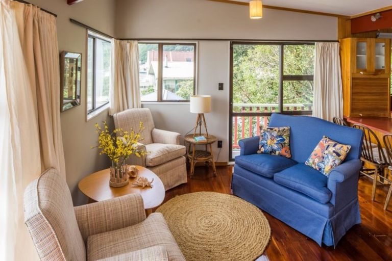 Photo of property in 32 Ocean Parade, Pukerua Bay, 5026