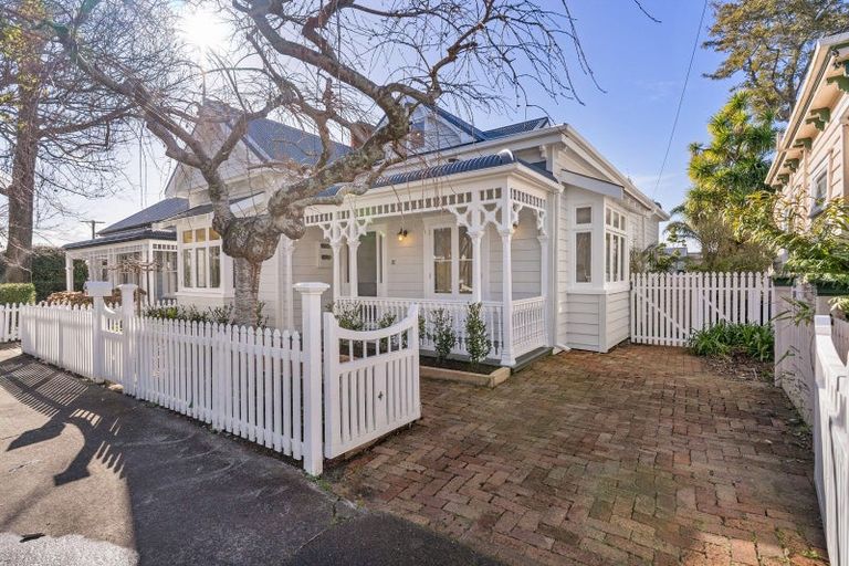 Photo of property in 19 Burnley Terrace, Mount Eden, Auckland, 1024