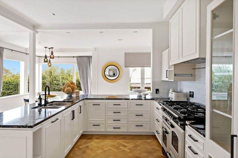 Photo of property in 65 Marine Parade, Herne Bay, Auckland, 1011