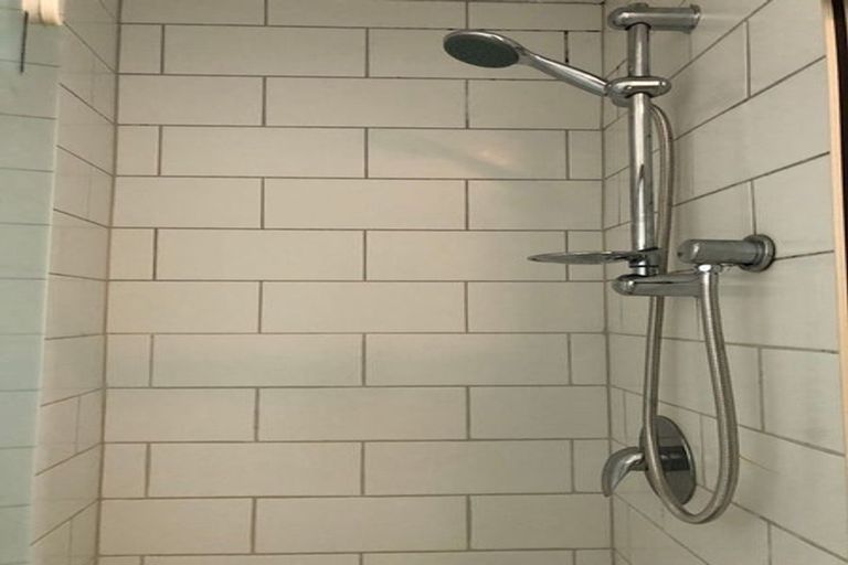 Photo of property in 42 Pisces Road, Glen Eden, Auckland, 0602