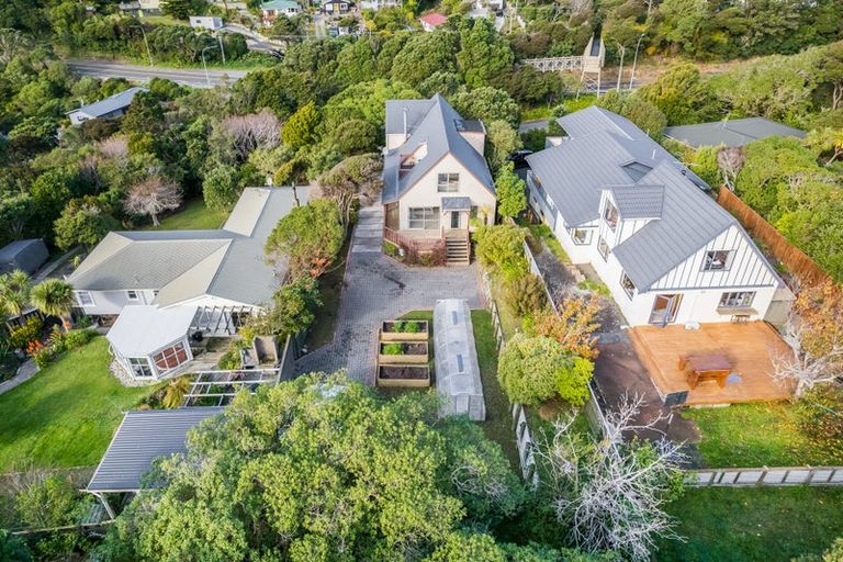 Photo of property in 4 Te Kura Road, Pukerua Bay, 5026