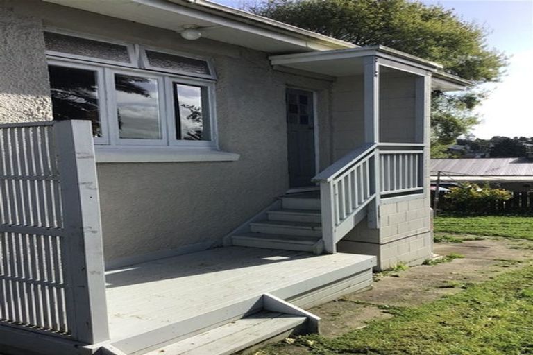 Photo of property in 1/3185 Great North Road, New Lynn, Auckland, 0600