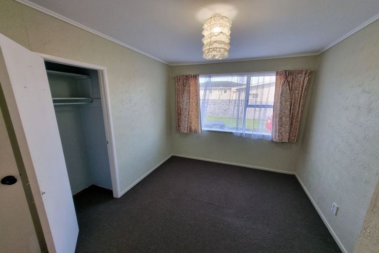 Photo of property in 52 Hobart Crescent, Wattle Downs, Auckland, 2103