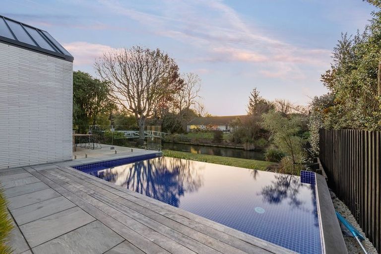 Photo of property in 27 Idris Road, Fendalton, Christchurch, 8052