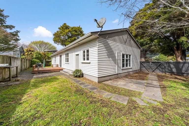 Photo of property in 2 Wood Street, Wallaceville, Upper Hutt, 5018