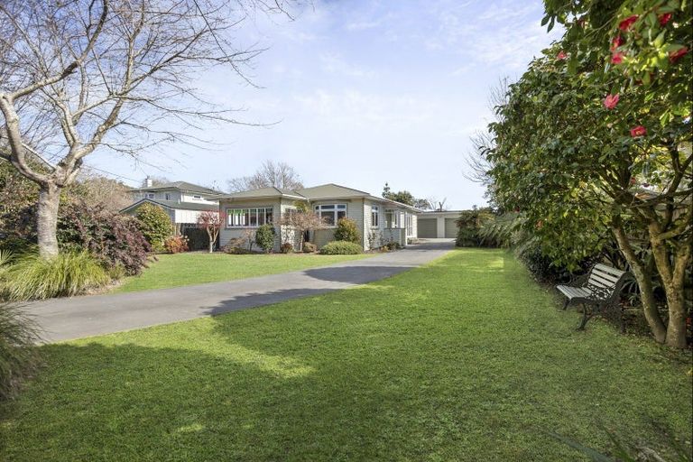 Photo of property in 72 Thornton Road, Cambridge, 3434