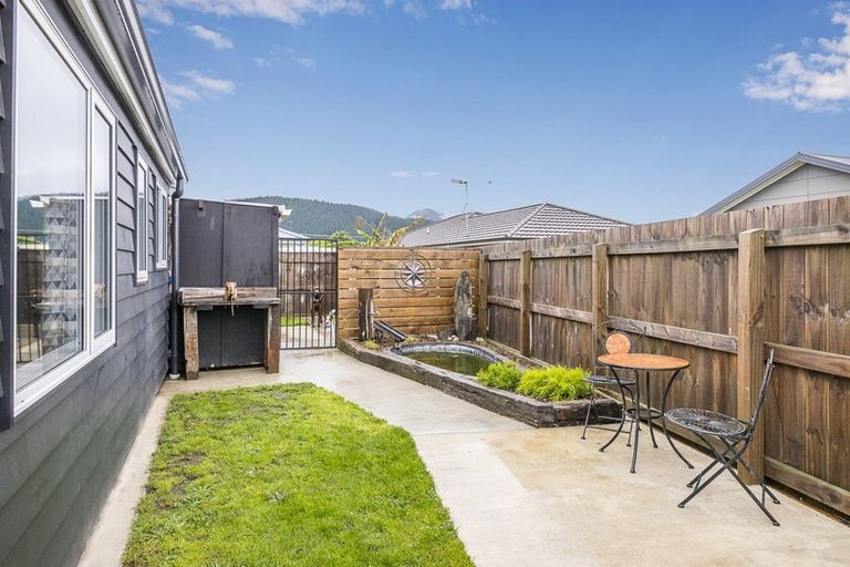 Photo of property in 14 Gallipoli Place, Paraparaumu, 5032