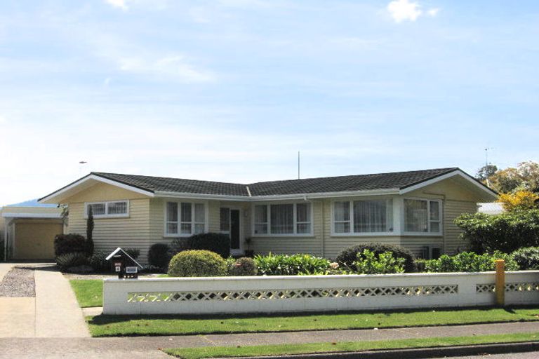 Photo of property in 4 Ensor Place, Fenton Park, Rotorua, 3010