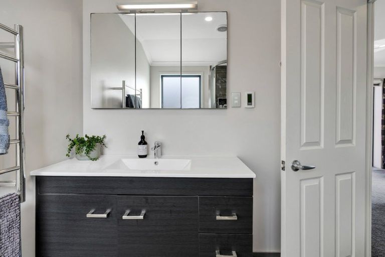 Photo of property in 19 Ashmore Drive, Frankleigh Park, New Plymouth, 4310