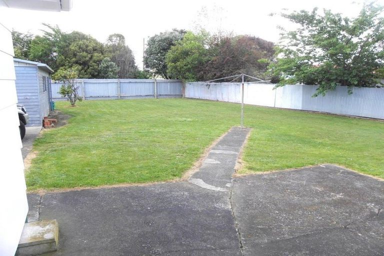 Photo of property in 53 Strathmore Avenue, Levin, 5510