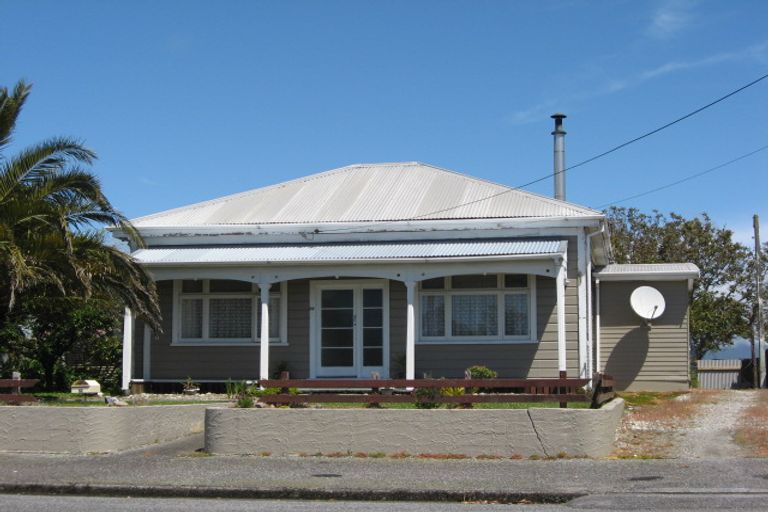 Photo of property in 52 Cobden Street, Westport, 7825