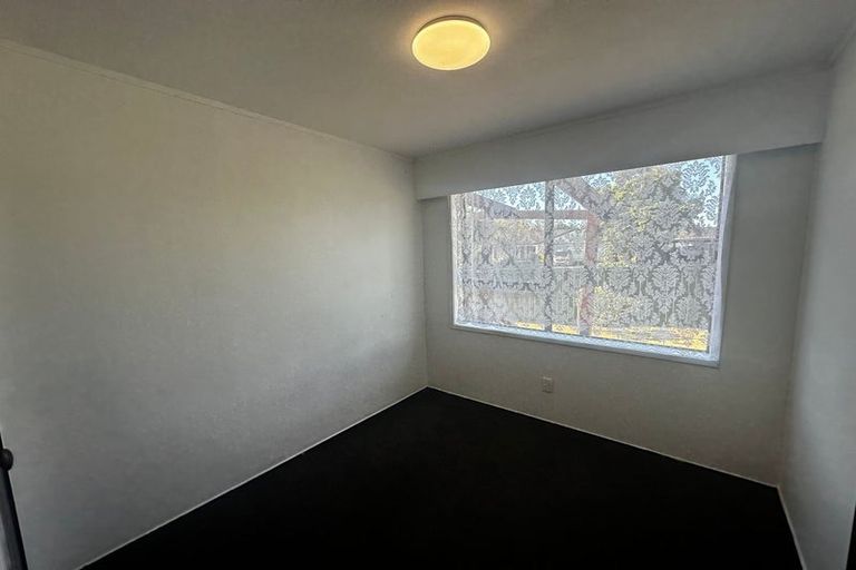 Photo of property in 1/69 Butley Drive, Farm Cove, Auckland, 2012