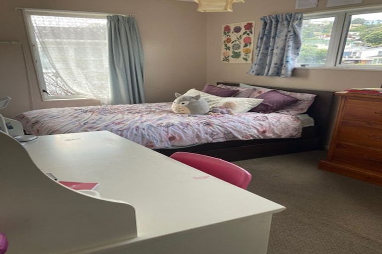 Photo of property in 10 Westview Grove, Miramar, Wellington, 6022