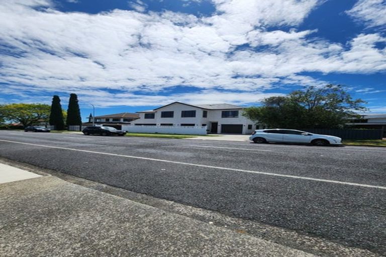 Photo of property in 128b Hutchinsons Road, Bucklands Beach, Auckland, 2014