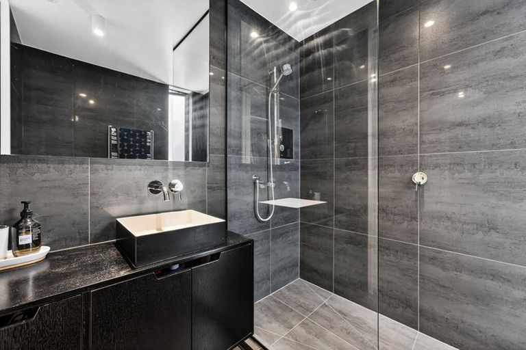 Photo of property in 1/517 Beach Road, Murrays Bay, Auckland, 0630