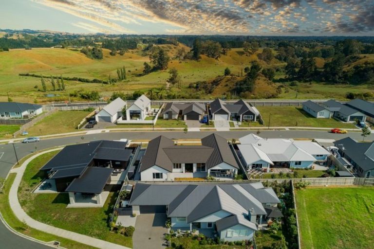 Photo of property in 11 Saint Thomas Avenue, Pyes Pa, Tauranga, 3112