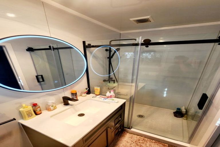 Photo of property in 63 Carlisle Road, Torbay, Auckland, 0630