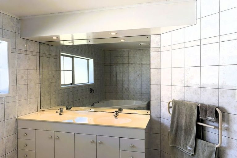 Photo of property in 23 Ramelton Road, Mount Roskill, Auckland, 1041