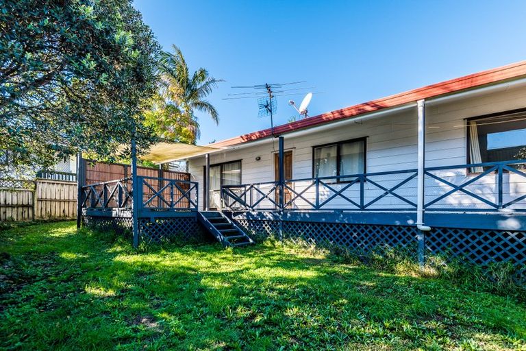 Photo of property in 2/13 Crail Court, Totara Heights, Auckland, 2105