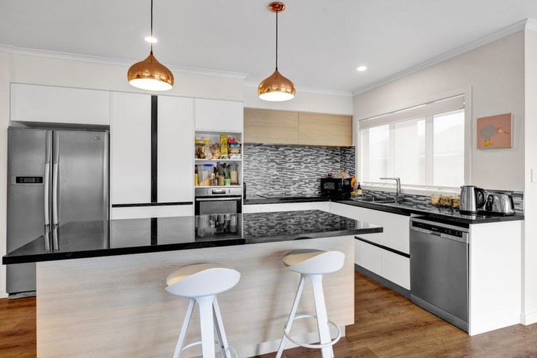 Photo of property in 14 Egmont Street, Hawera, 4610