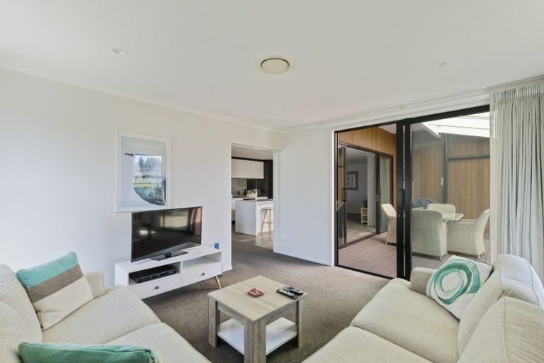 Photo of property in 10 Mackillop Way, Brooklands, New Plymouth, 4310