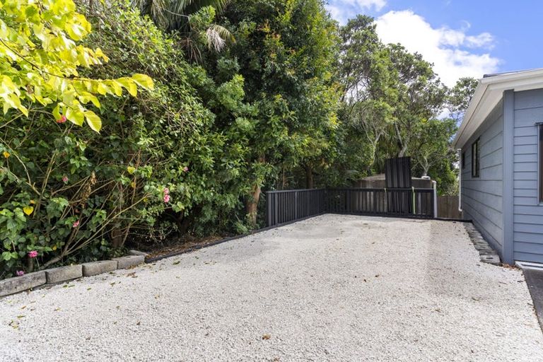 Photo of property in 1 Rakino Avenue, Manly, Whangaparaoa, 0930