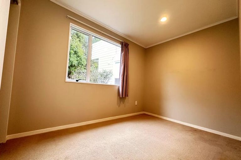Photo of property in 60 Marine Parade, Mellons Bay, Auckland, 2014