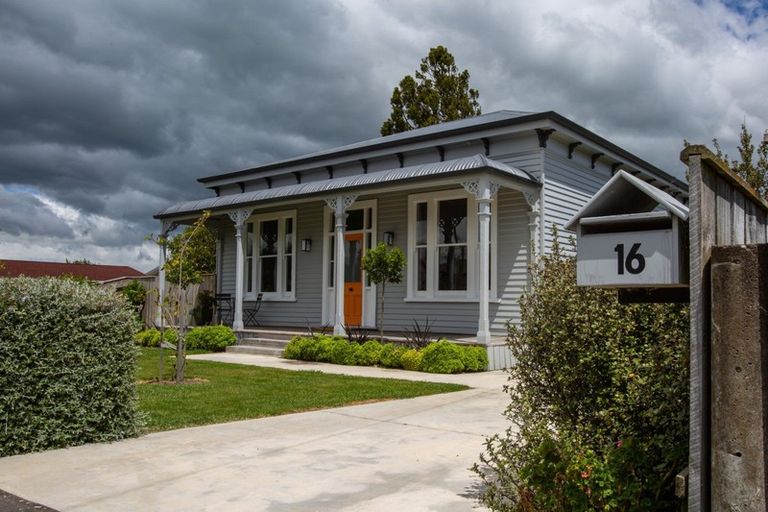 Photo of property in 16 York Street, Dannevirke, 4930