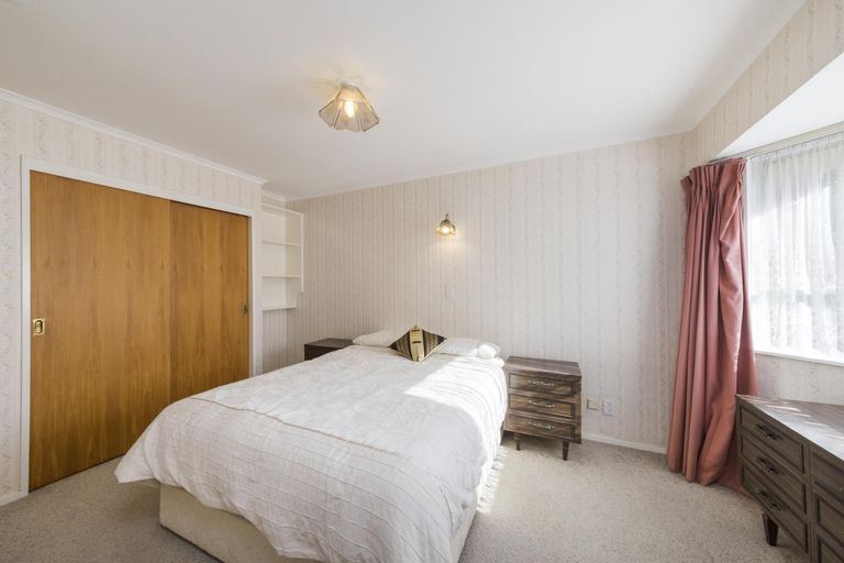 Photo of property in 8 Edgecombe Court, Roslyn, Palmerston North, 4414