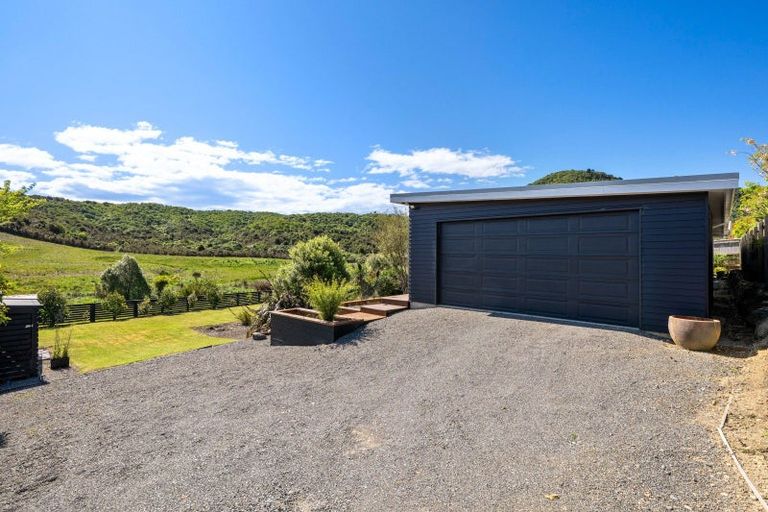 Photo of property in 11 Glentui Place, Waikawa, Picton, 7220
