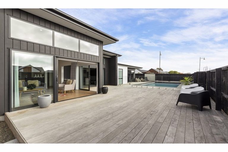 Photo of property in 1 Sorrel Gate, Halswell, Christchurch, 8025