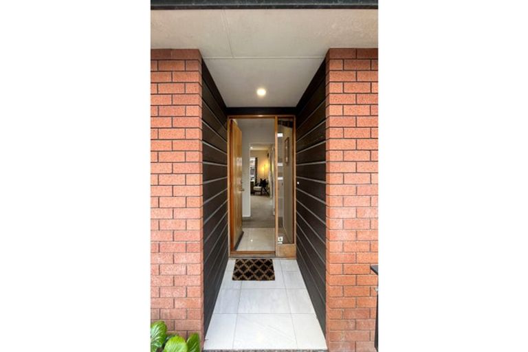 Photo of property in 3/118a Sawyers Arms Road, Northcote, Christchurch, 8052