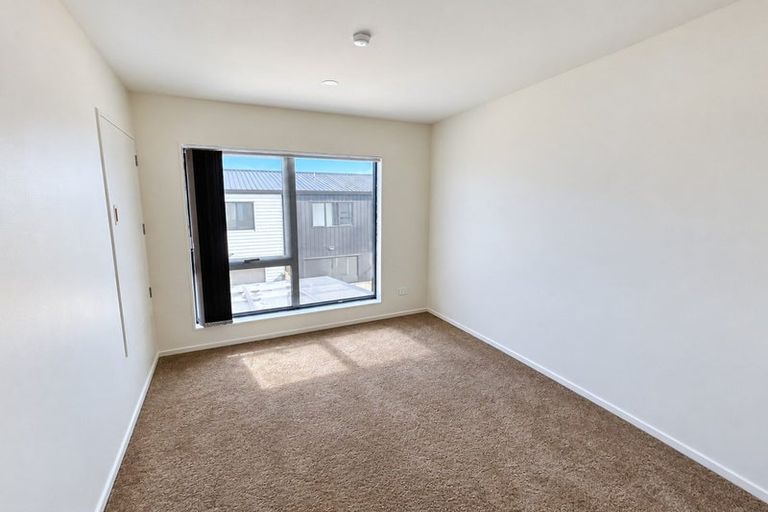 Photo of property in 2/20a Cleek Road, Mangere East, Auckland, 2024