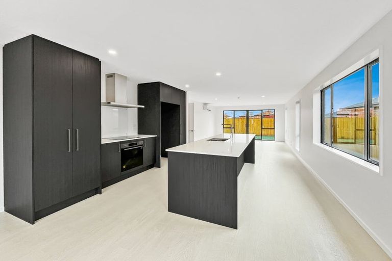 Photo of property in 35 Bill Hammond Drive, Belfast, Christchurch, 8051