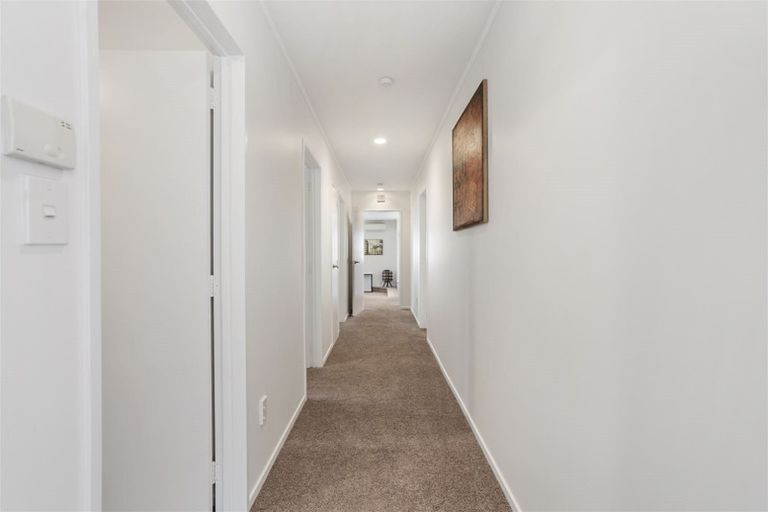Photo of property in 98 Caribbean Drive, Unsworth Heights, Auckland, 0632