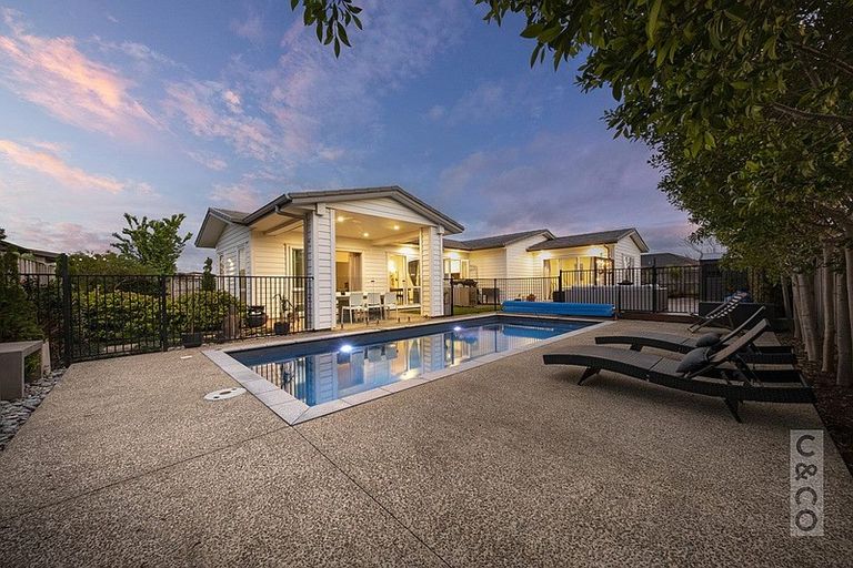 Photo of property in 14 Floyd Road, Riverhead, 0820