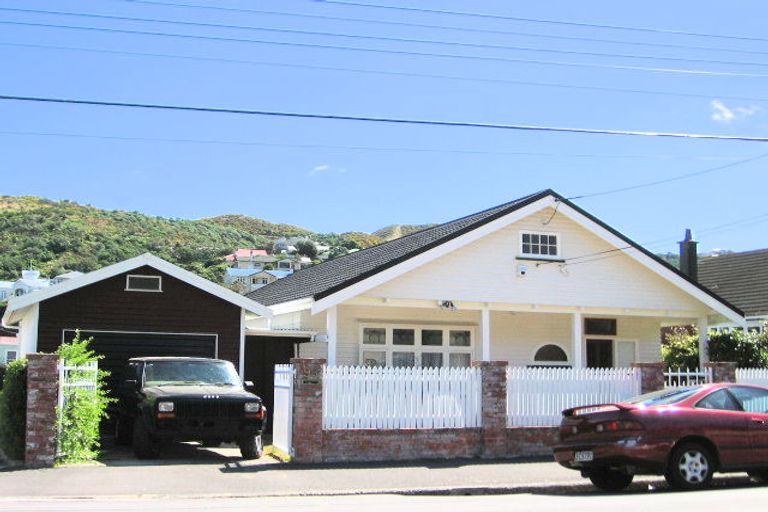 Photo of property in 98 Clyde Street, Island Bay, Wellington, 6023