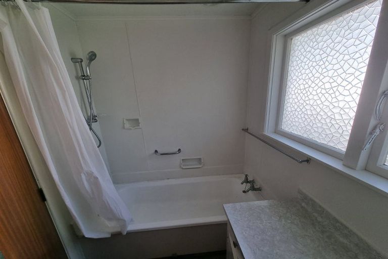 Photo of property in 25 Porutu Street, Fairfield, Lower Hutt, 5011