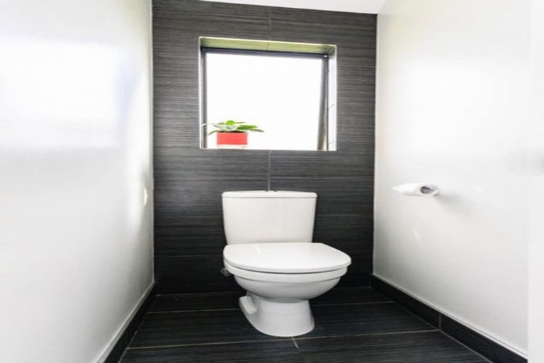 Photo of property in 133 Summerhill Drive, Fitzherbert, Palmerston North, 4410