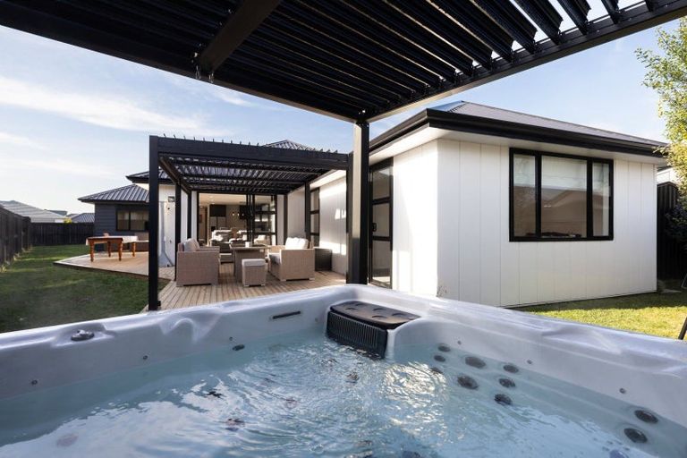 Photo of property in 13 Sydney Place, Flagstaff, Hamilton, 3210